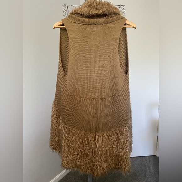 State of Mind sleeveless wool blend cardigan - Picture 4 of 5